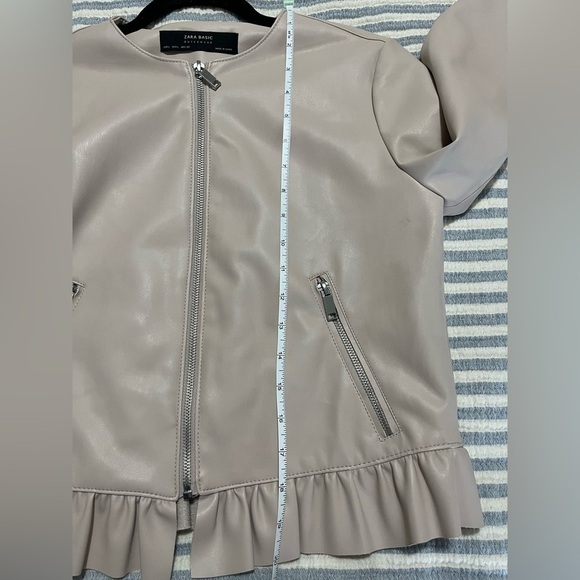 ❤️🔥 HOST PICK ❤️🔥 Zara faux leather blush colour cropped jacket. Size L - Picture 15 of 16